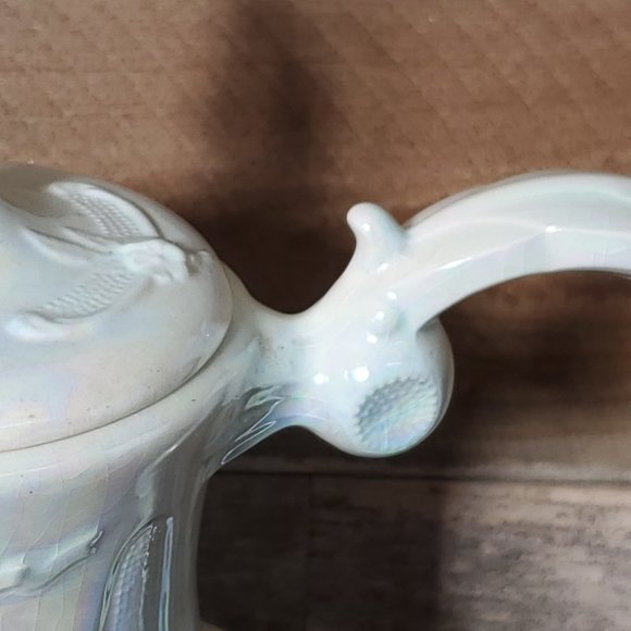 Loma of Arizona 1960's Footed Coffee/Hot Cocoa Pot - Server - Irridescent White - Picture 5 of 13